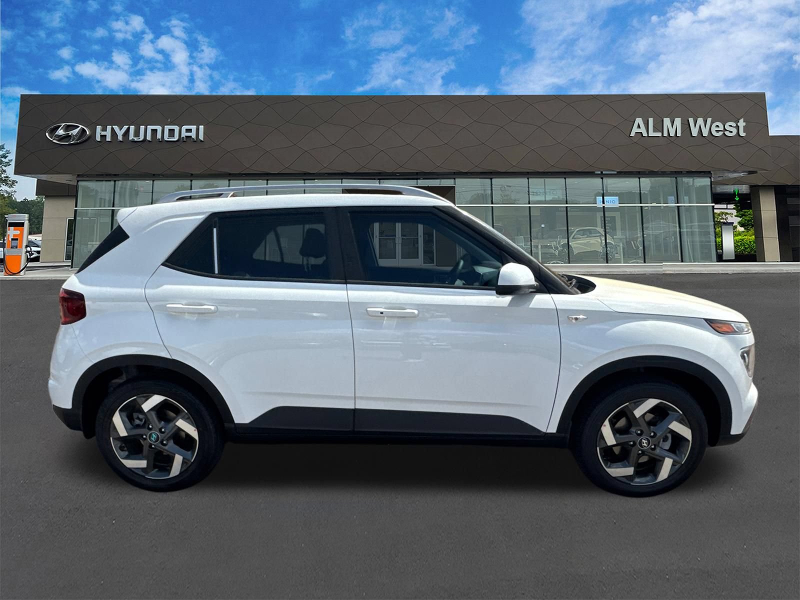 New 2026 Hyundai Venue SEL FWD image 5