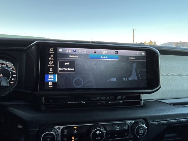 Used 2024 Jeep Wrangler Sahara image 38