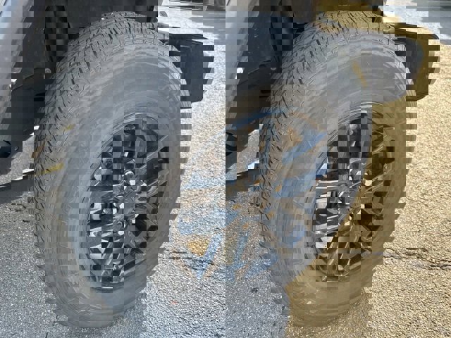 Used 2022 Jeep Gladiator Sport image 10