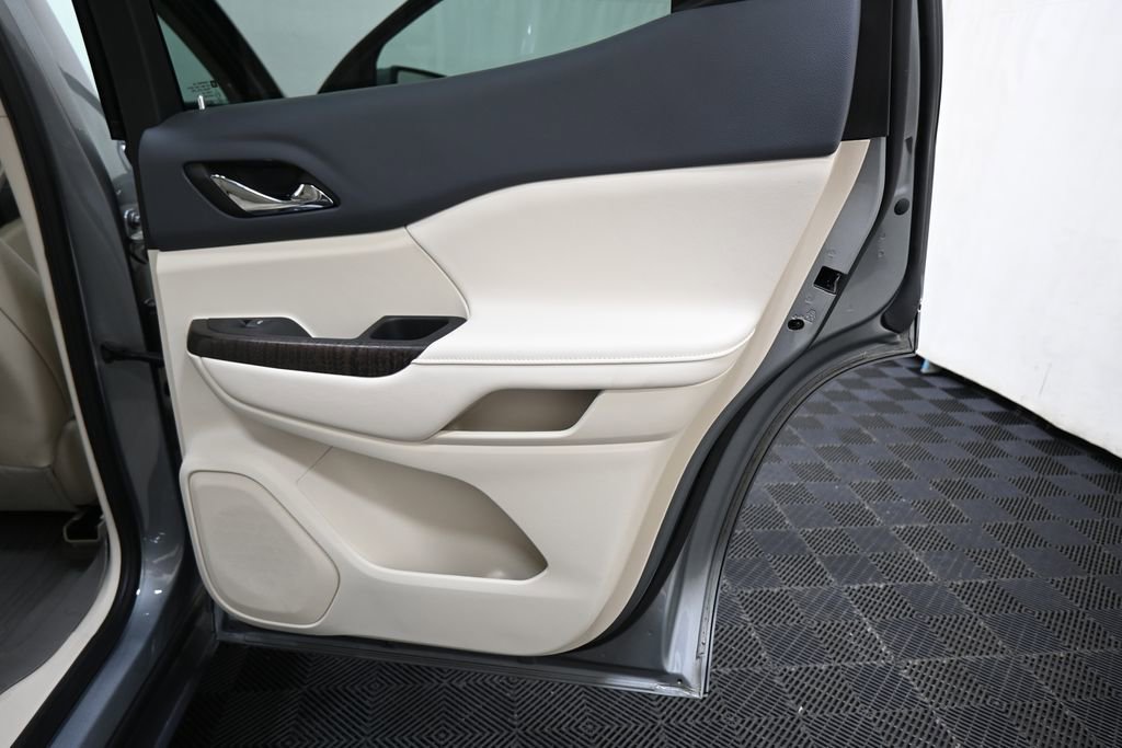 Used 2023 GMC Acadia Denali w/ Denali Technology Package image 32