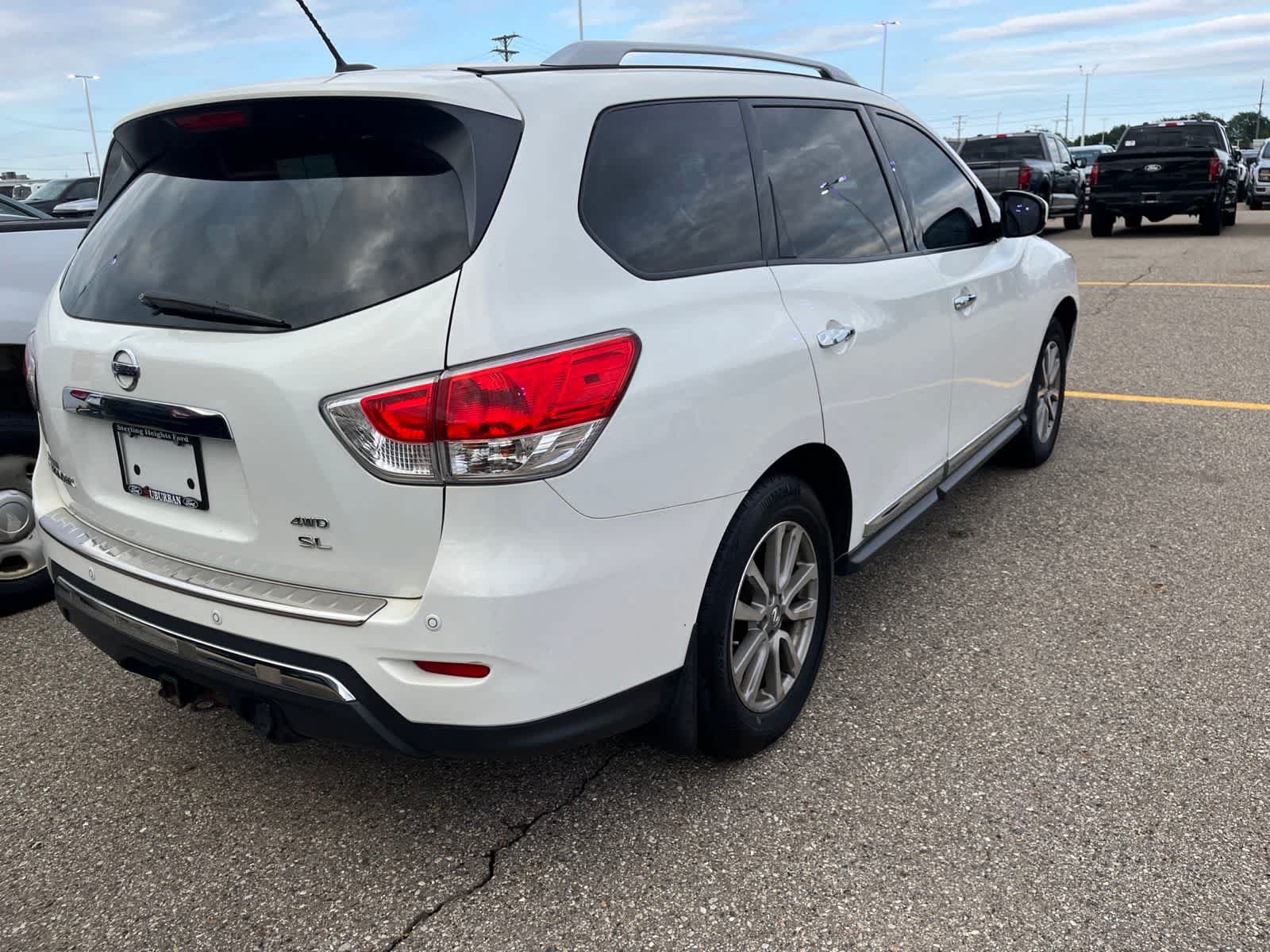 Used 2014 Nissan Pathfinder SL w/ SL Tech Package AWD/4WD image 13