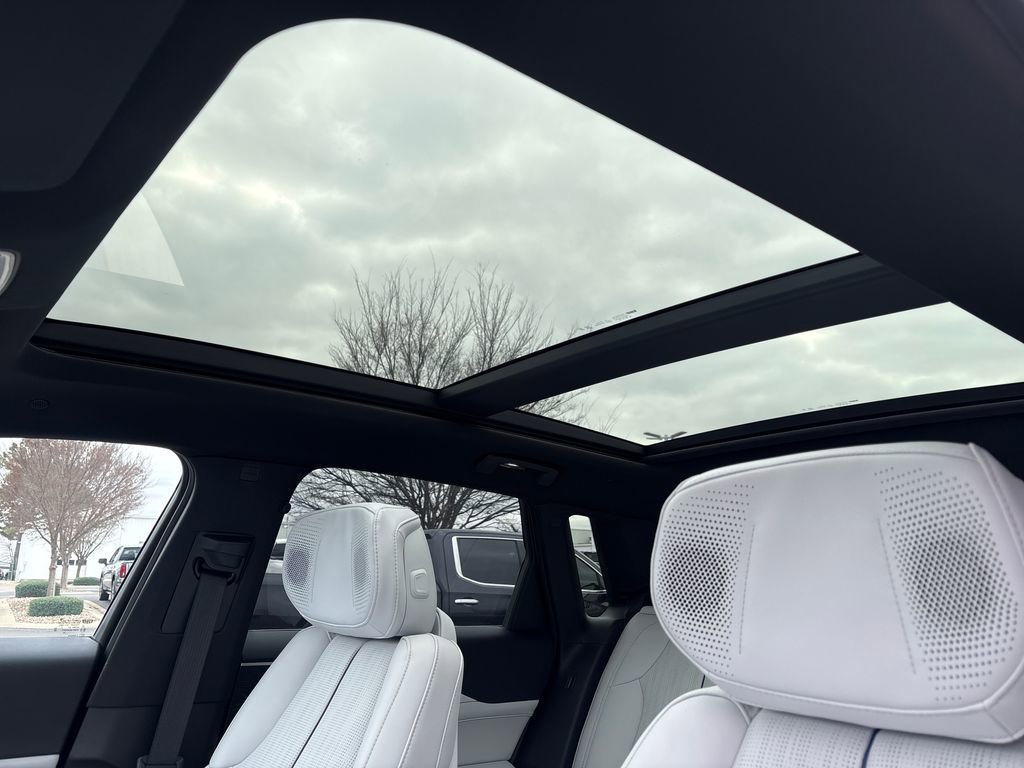 New 2025 Cadillac Lyriq Premium Luxury image 19