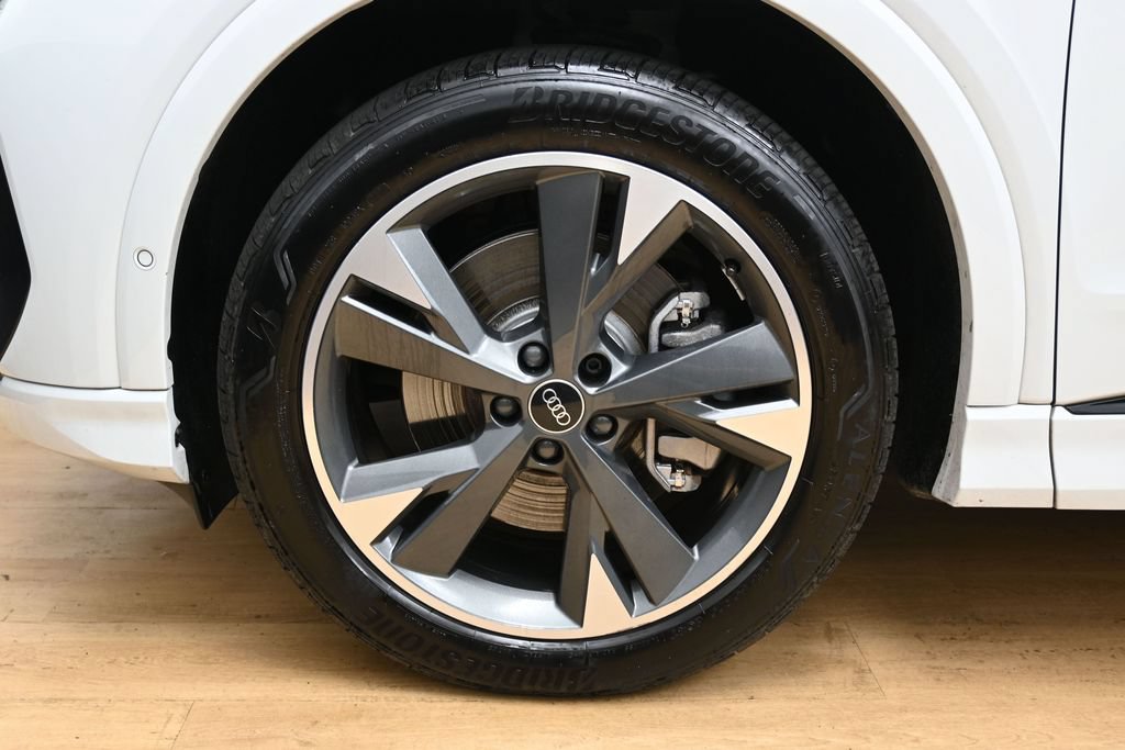 Used 2023 Audi Q4 e-tron Prestige AWD/4WD image 10