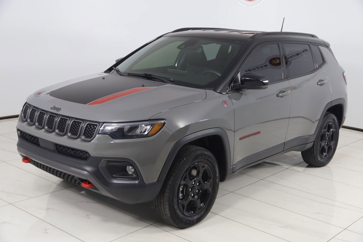 Used 2023 Jeep Compass Trailhawk w/ Trailhawk Convenience Group AWD/4WD image 21