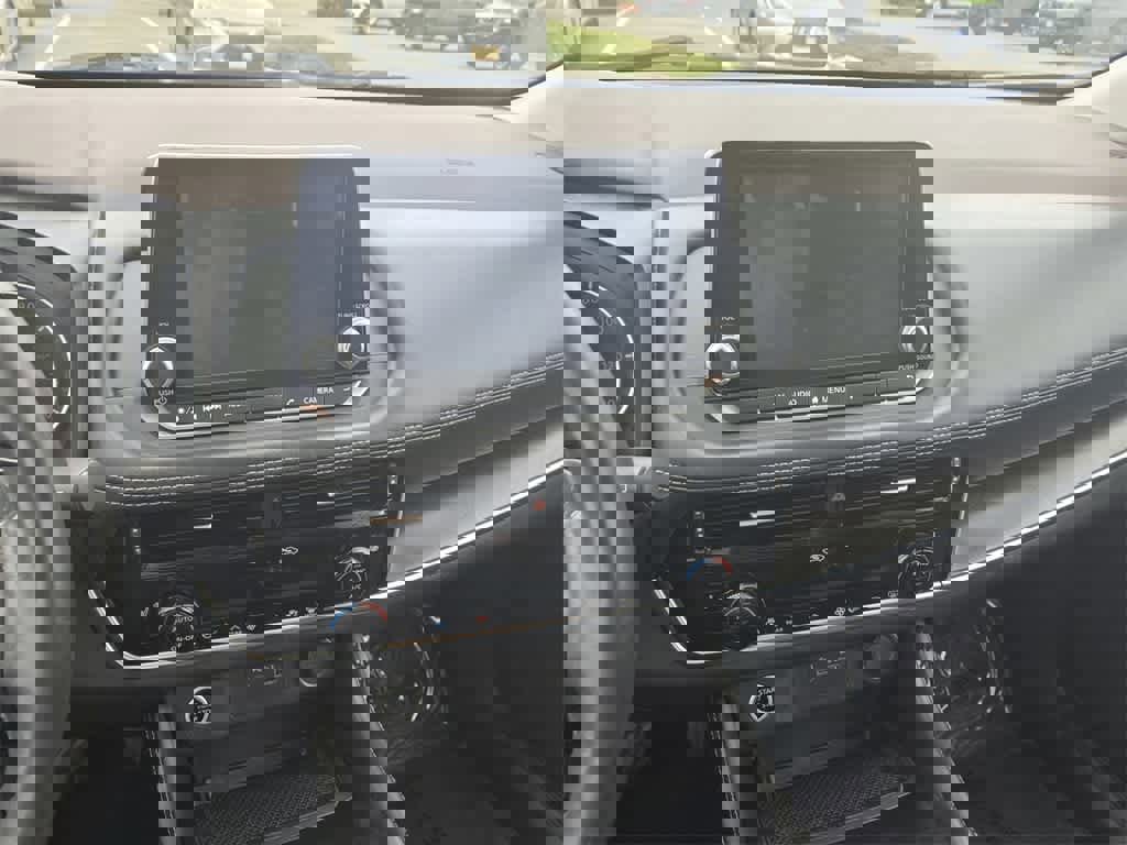 Used 2023 Nissan Rogue SV image 20