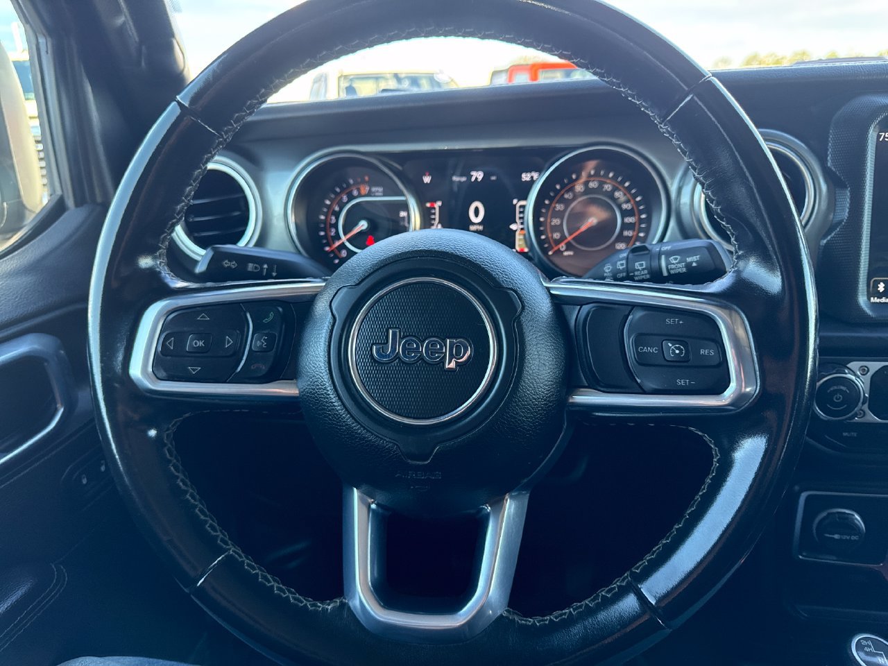 Used 2021 Jeep Wrangler Unlimited Sahara w/ Uconnect 4C Nav & Sound Group AWD/4WD image 16
