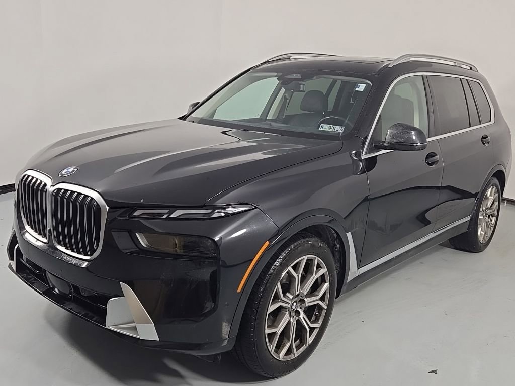 Used 2023 BMW X7 xDrive40i w/ Premium Package image 3