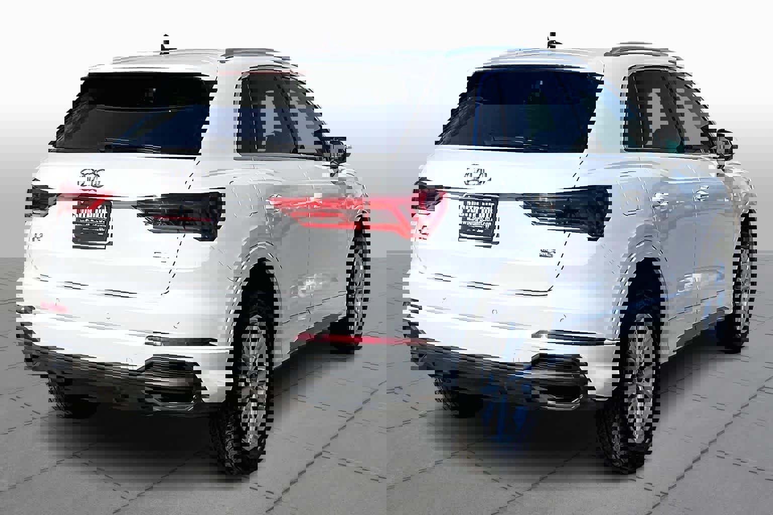 Used 2023 Audi Q3 2.0T Premium Plus w/ Premium Plus Package image 13