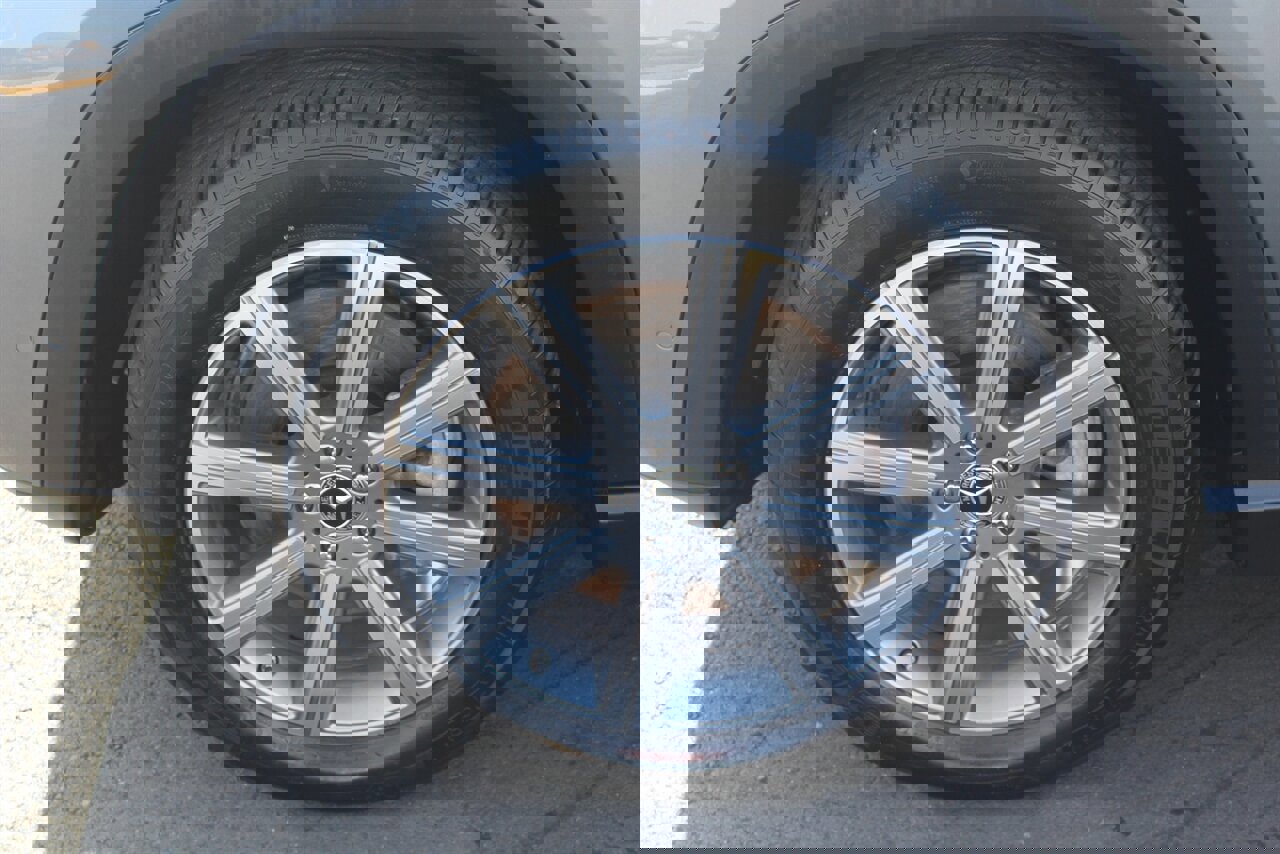 Used 2021 Mercedes-Benz GLS 450 4MATIC image 30