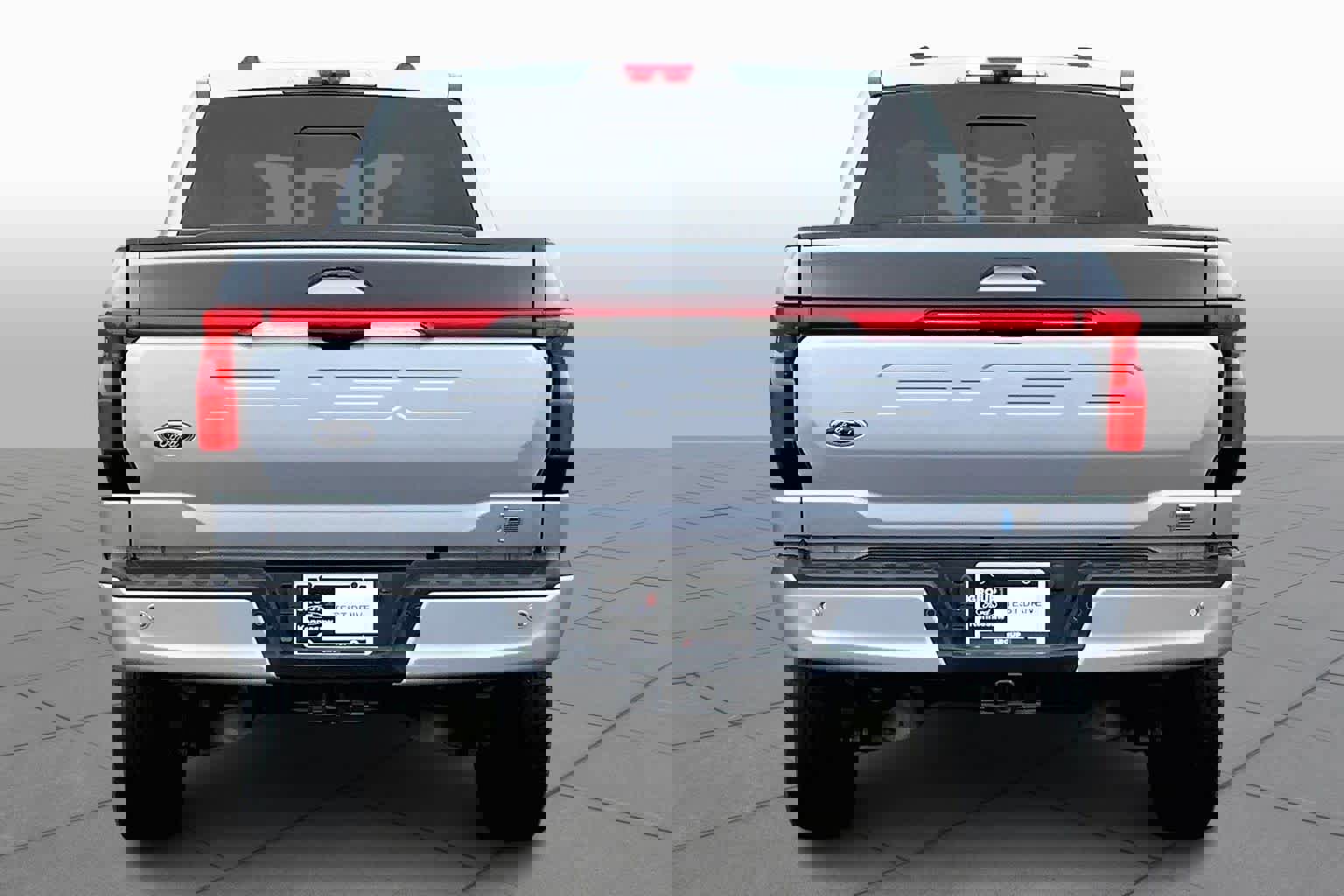 Used 2022 Ford F150 Lightning Platinum image 4