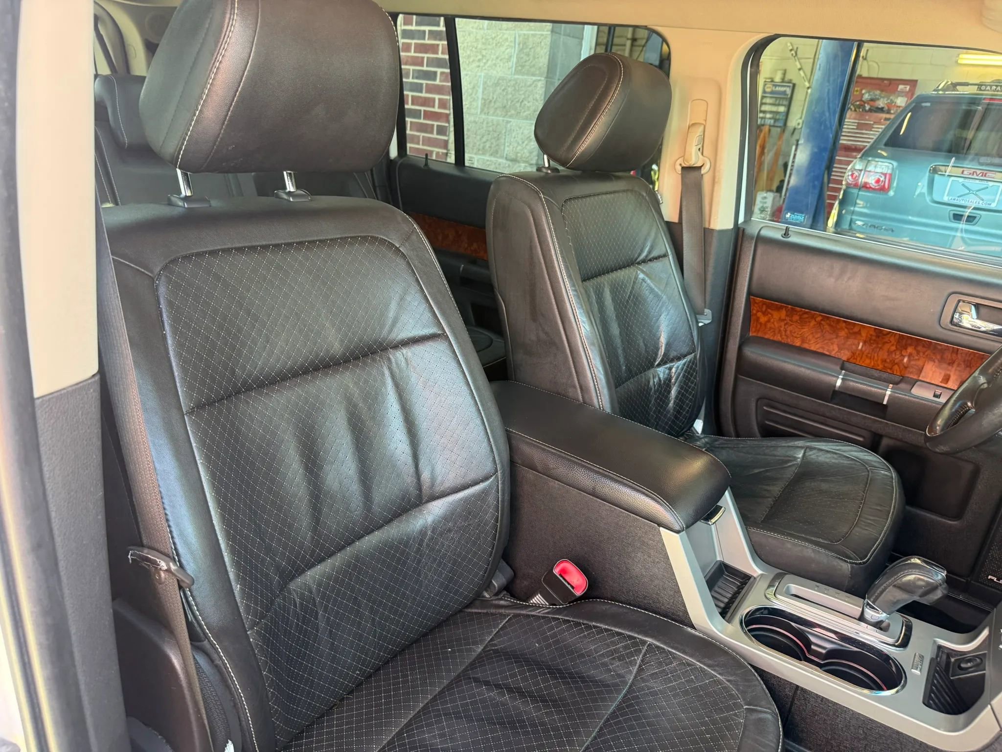 Used 2011 Ford Flex Limited w/ Rapid Spec Order Code AWD/4WD image 34