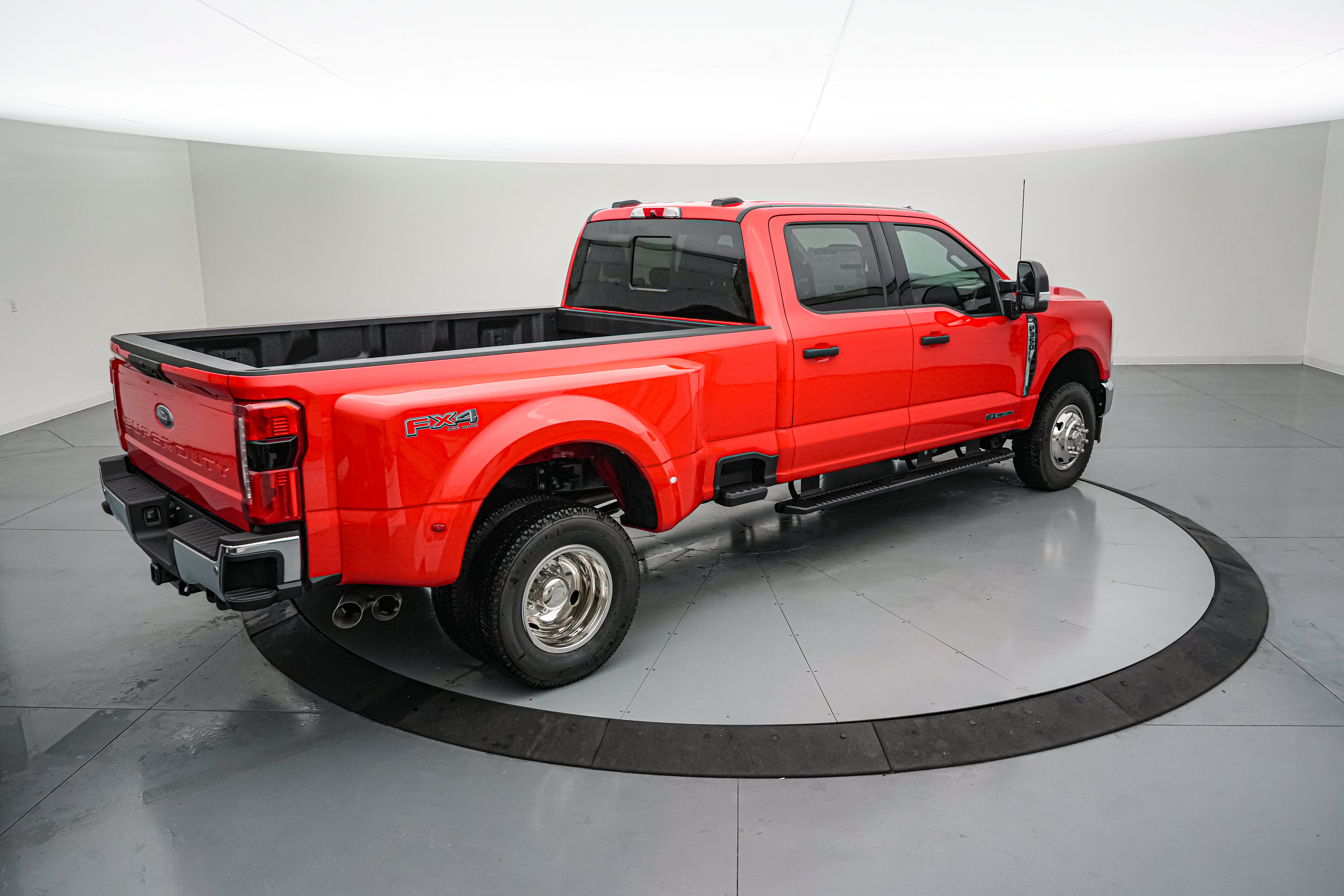 New 2026 Ford F350 XLT w/ 360-Degree Camera Package AWD/4WD image 5