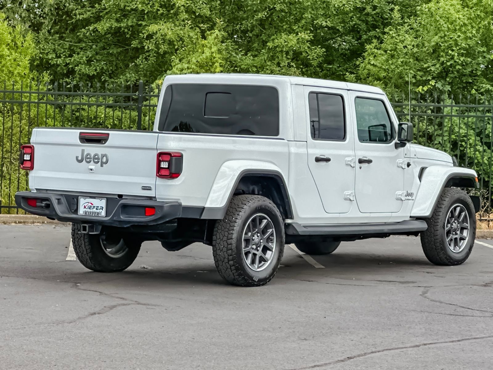 Used 2021 Jeep Gladiator Overland w/ Uconnect 4C Nav & Sound Group AWD/4WD image 3