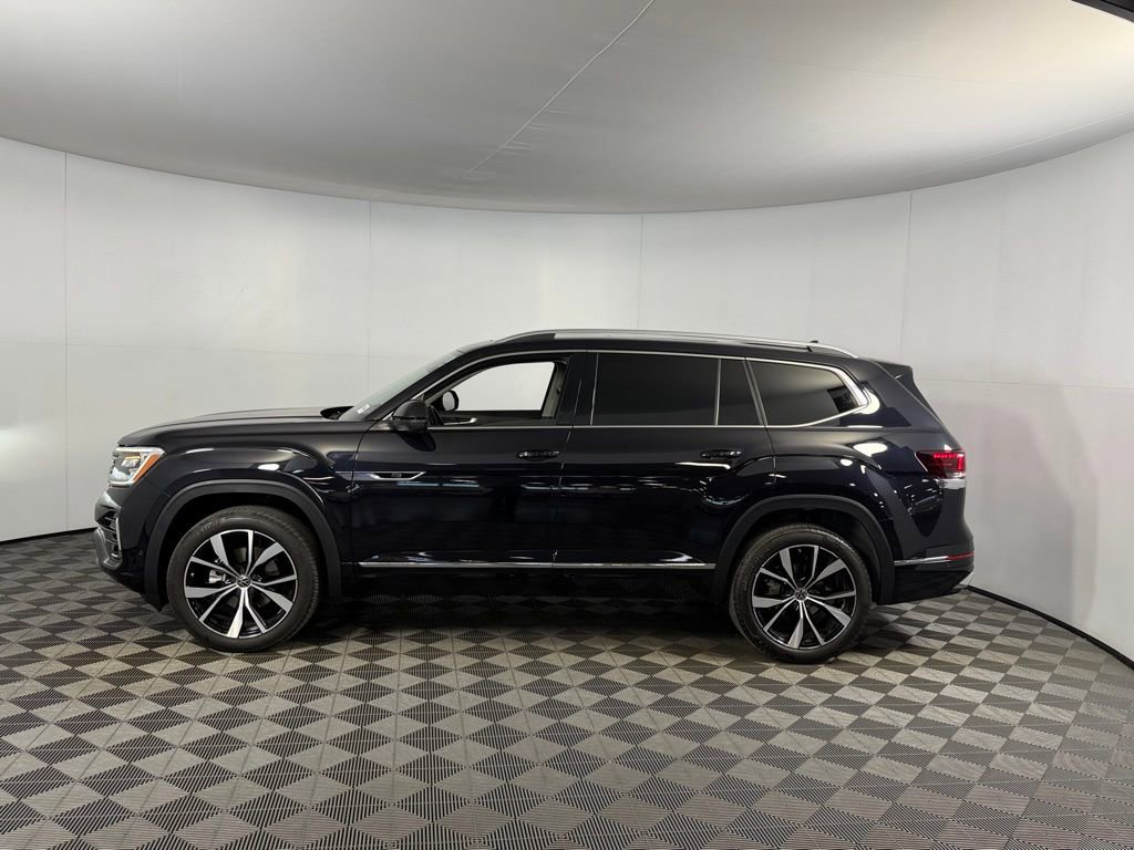 Used 2024 Volkswagen Atlas SEL Premium R-Line image 9