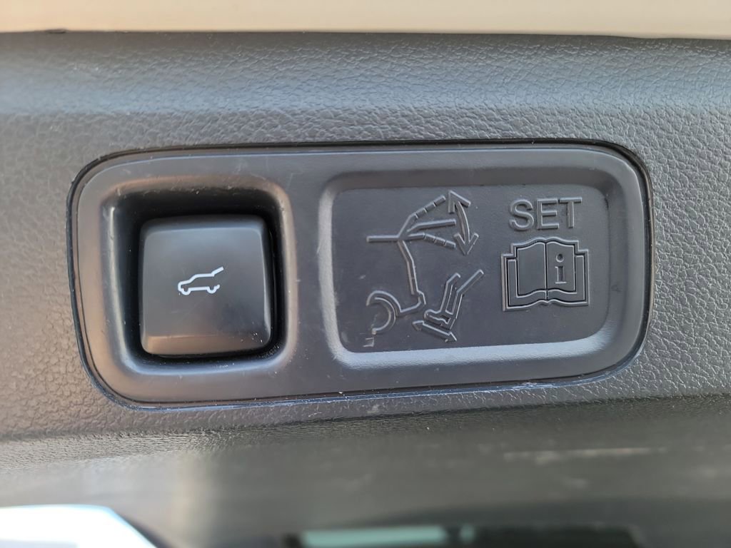 Used 2022 Ford Expedition Max Limited image 38