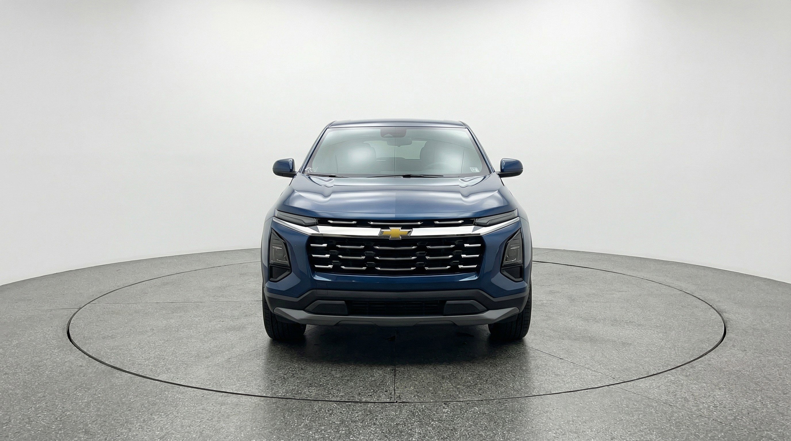 Used 2025 Chevrolet Equinox LT FWD image 2