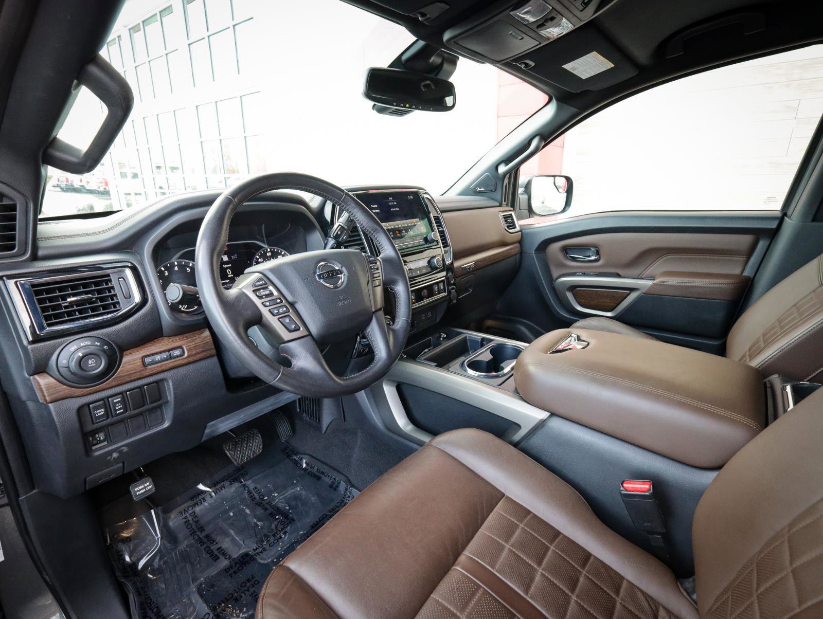 Used 2022 Nissan Titan Platinum Reserve image 12