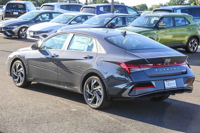 New 2026 Hyundai Elantra Limited FWD image 10