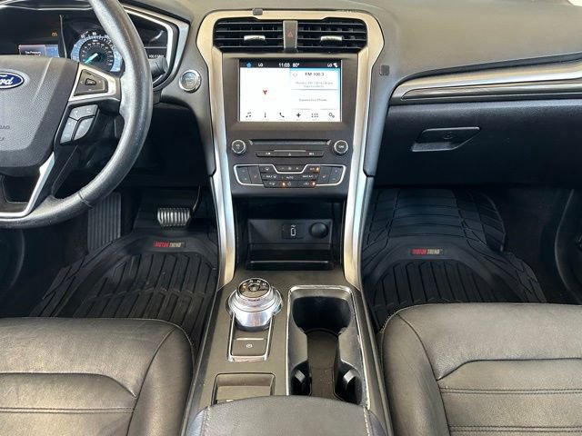 Used 2017 Ford Fusion SE w/ Fusion SE Technology Package FWD image 14