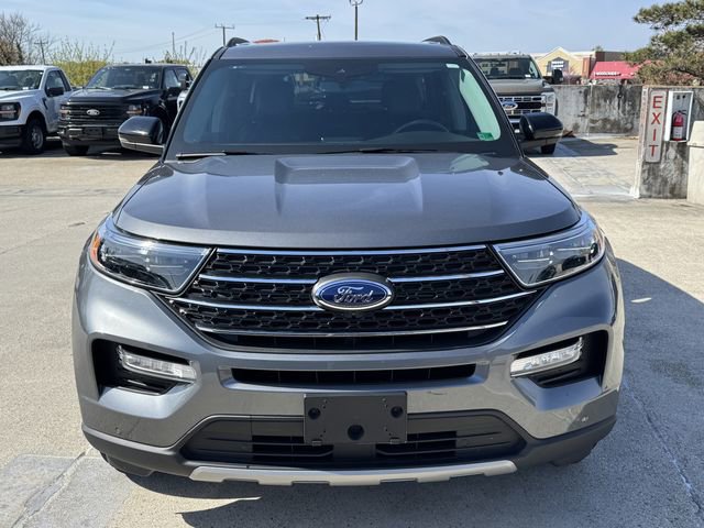 Certified 2023 Ford Explorer XLT w/ Equipment Group 202A AWD/4WD image 2