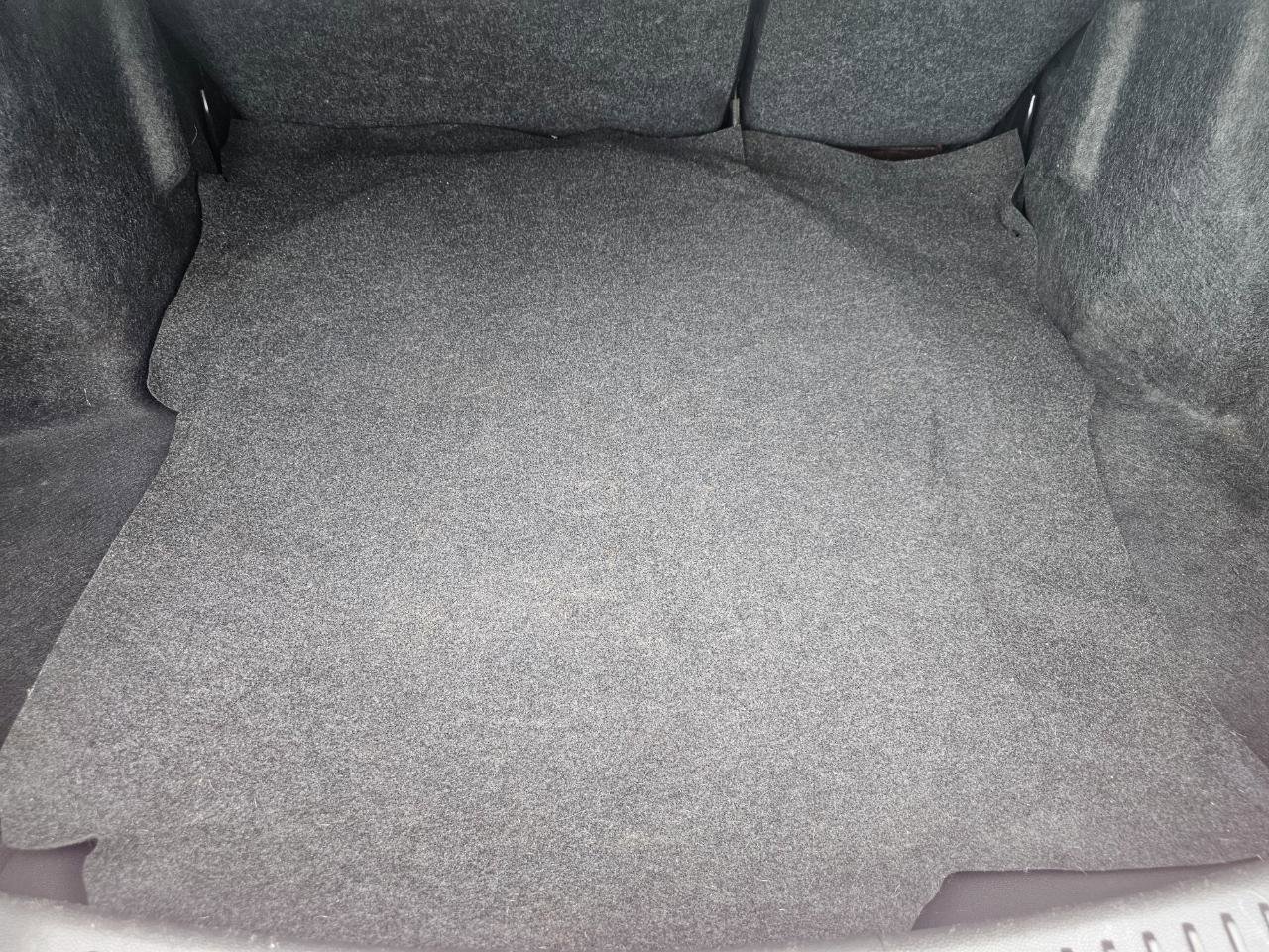 Used 2013 Ford Fiesta SE FWD image 21