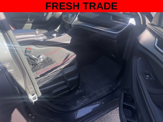 Used 2024 Jeep Grand Cherokee L Laredo AWD/4WD image 7