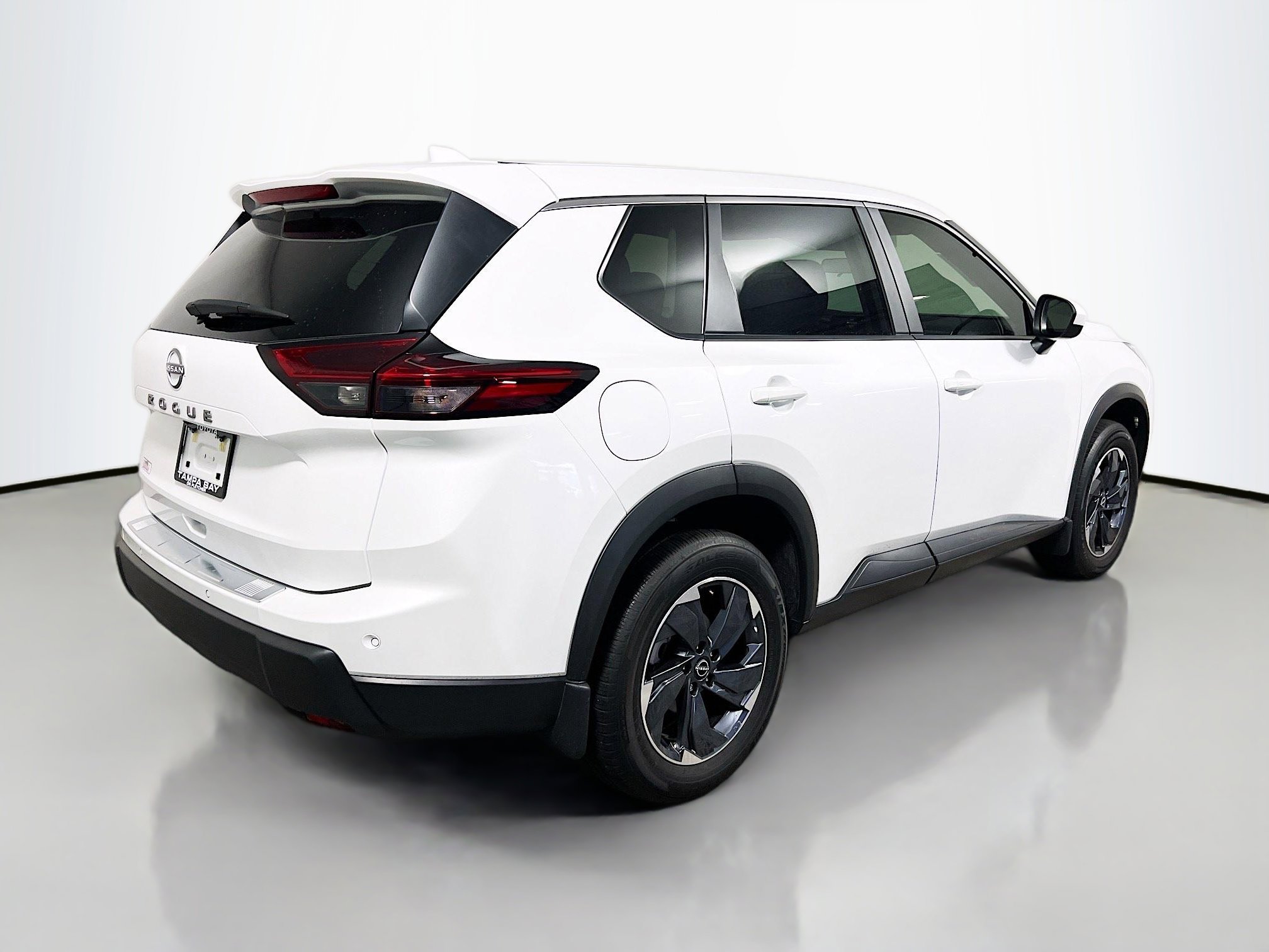 Used 2025 Nissan Rogue SV image 4