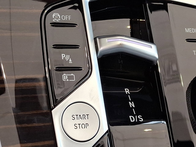 Certified 2025 BMW X5 xDrive50e image 27