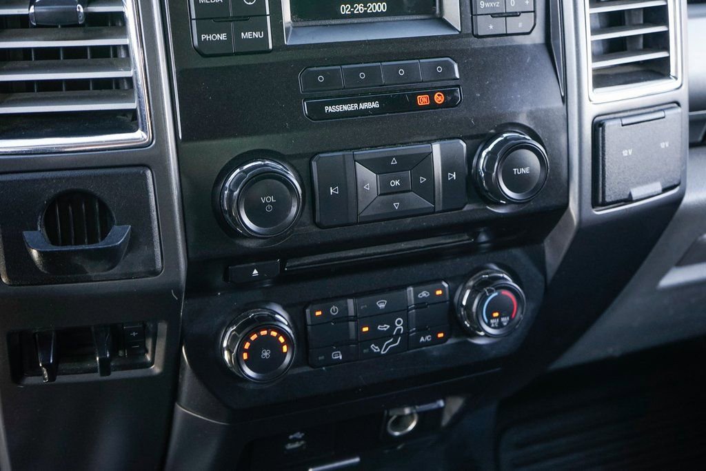 Used 2017 Ford F550 2WD Regular Cab Super Duty image 34