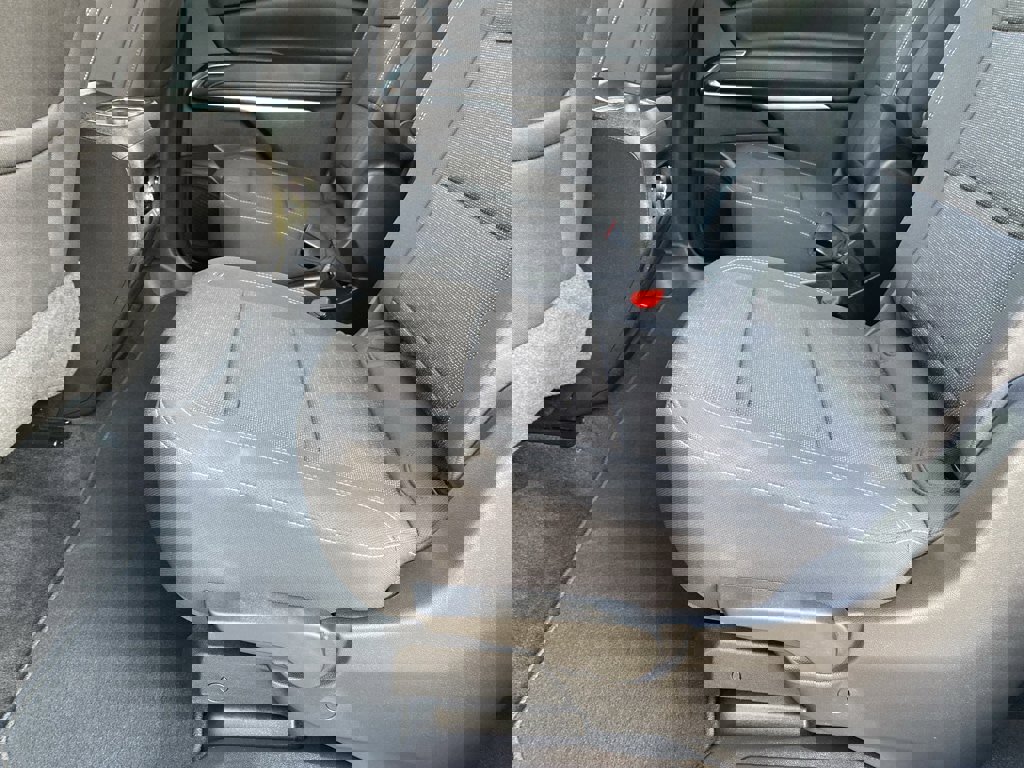 Used 2025 Chevrolet Traverse LT image 23