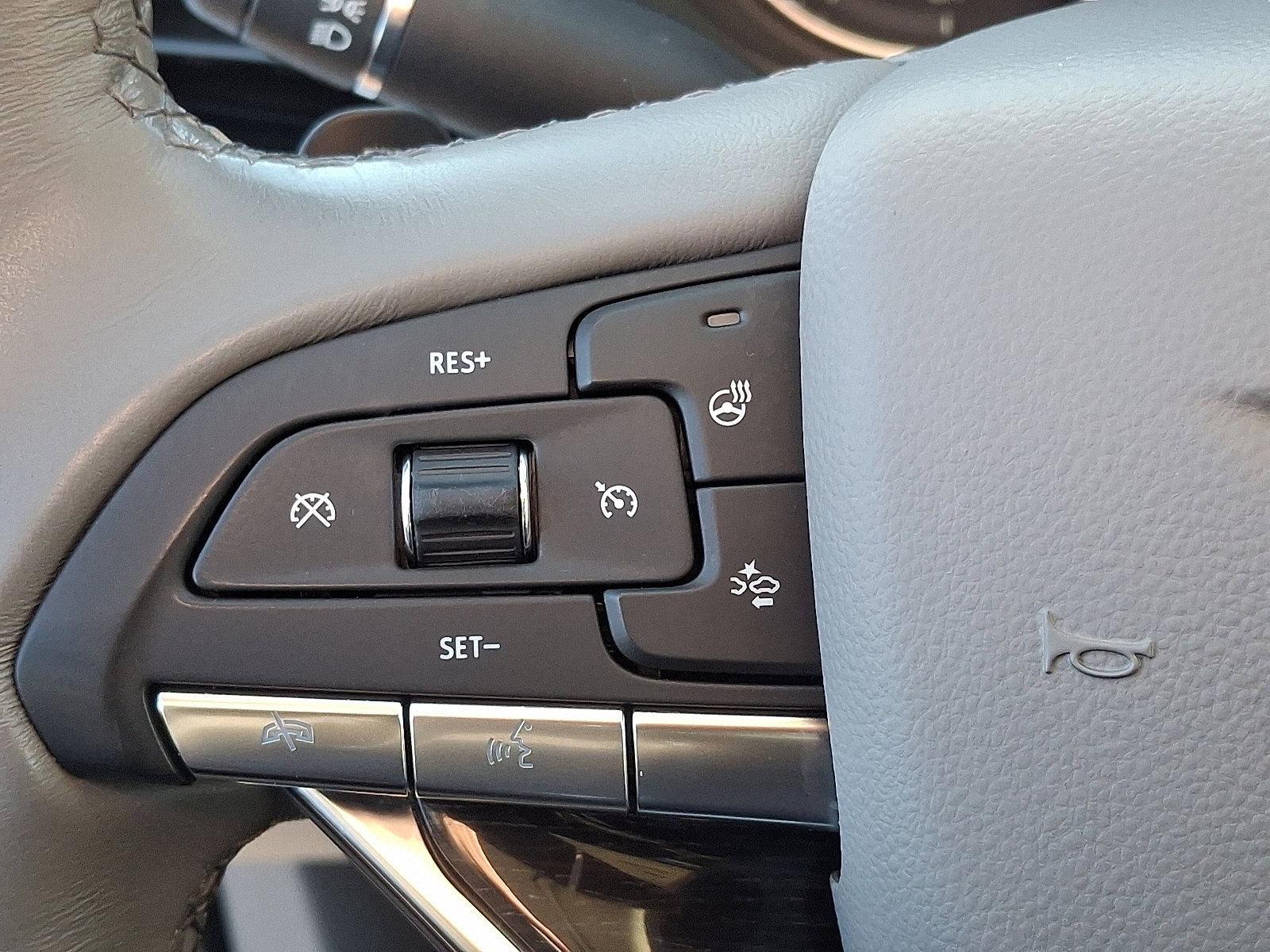 Certified 2023 Cadillac XT6 Premium Luxury image 19