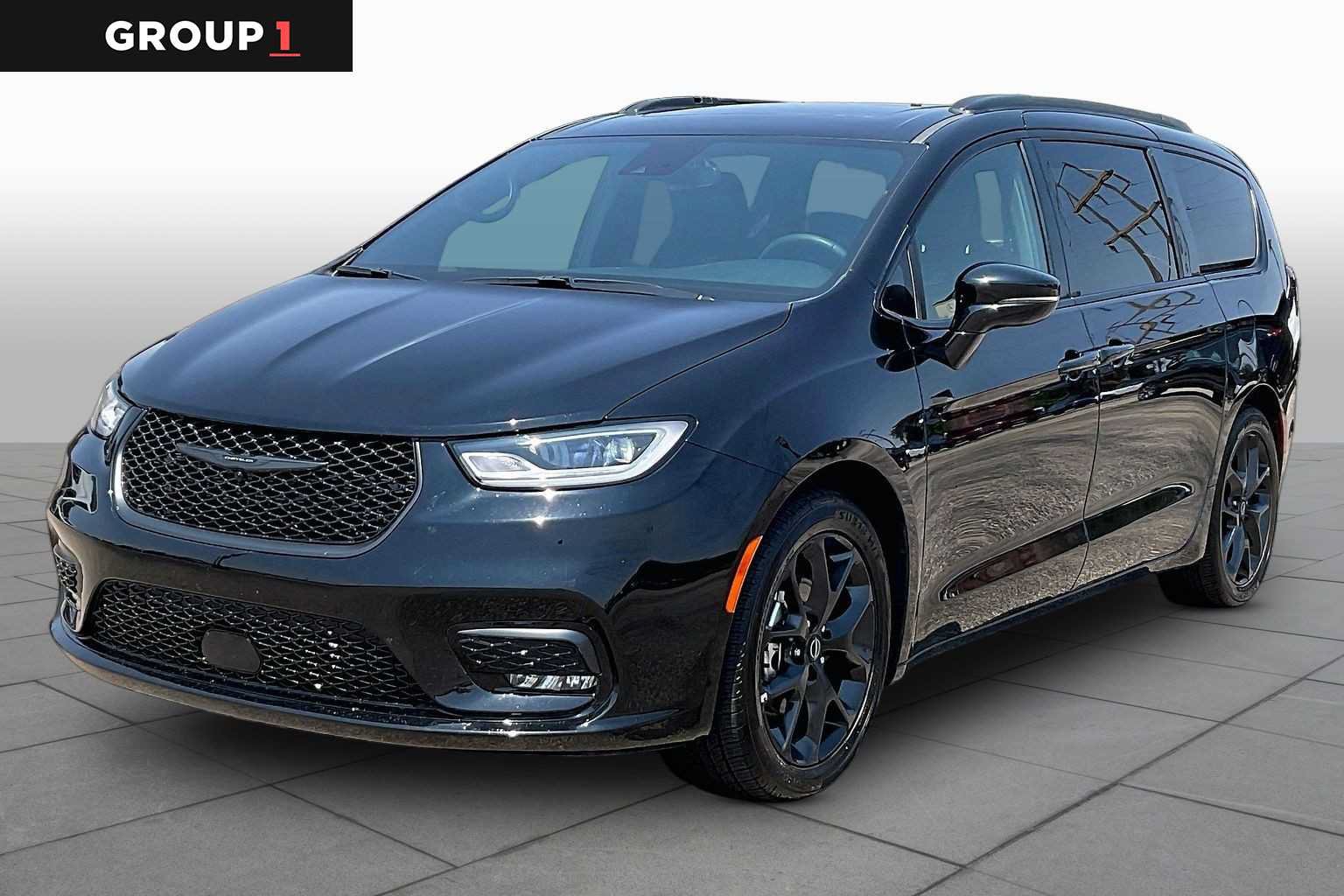 Used 2025 Chrysler Pacifica Limited