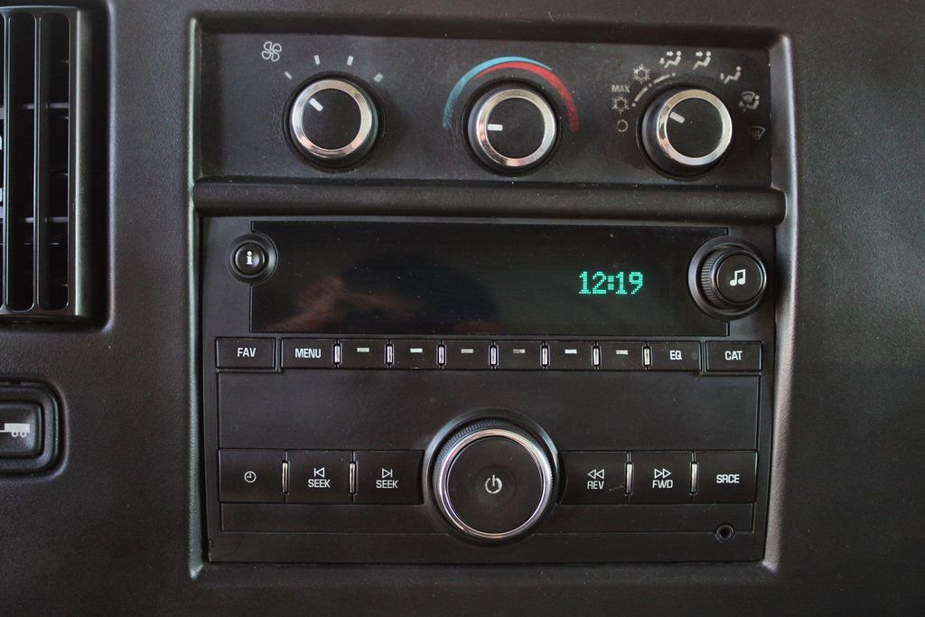 Used 2016 Chevrolet Express 4500 w/ Chrome Appearance Package RWD image 23