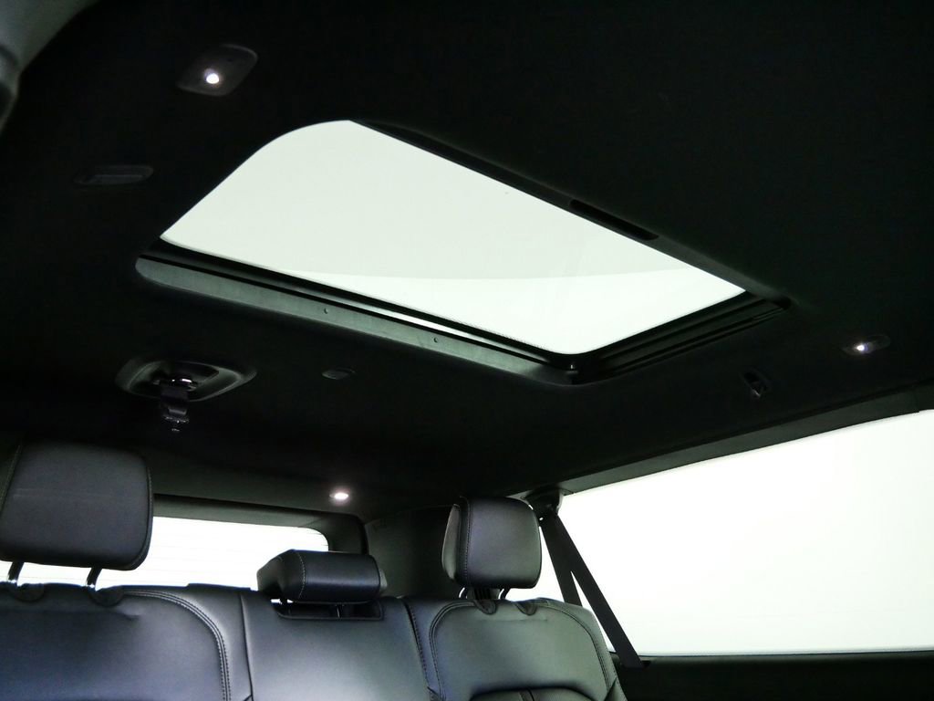 Used 2024 Jeep Wagoneer L Series II image 27