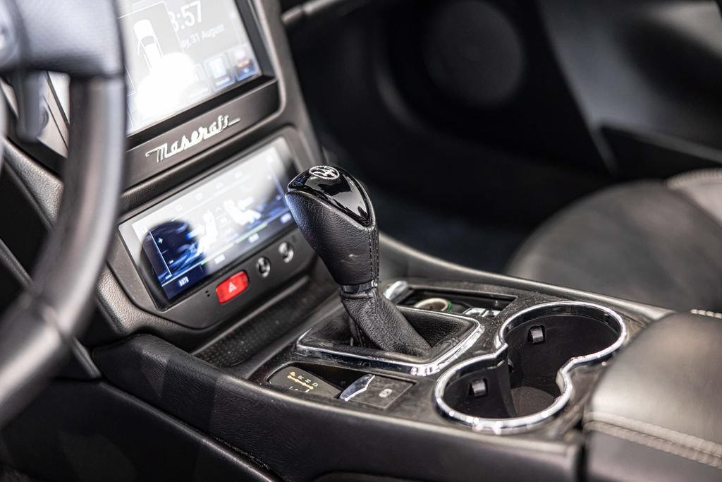 Used 2015 Maserati GranTurismo Sport RWD image 20