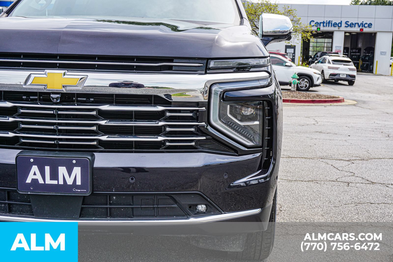 Used 2025 Chevrolet Suburban Premier AWD/4WD image 17