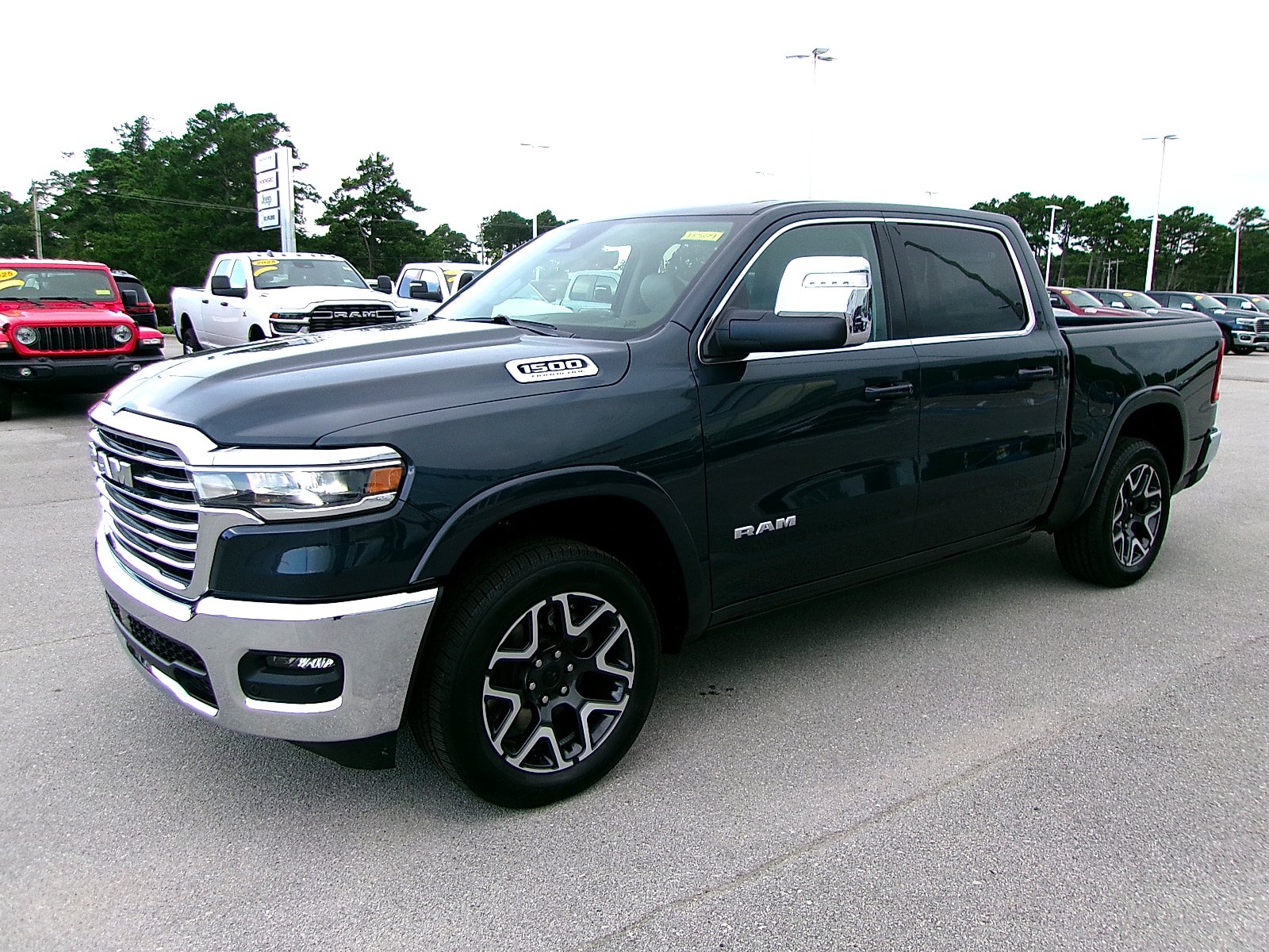 New 2026 RAM 1500 Laramie AWD/4WD image 2