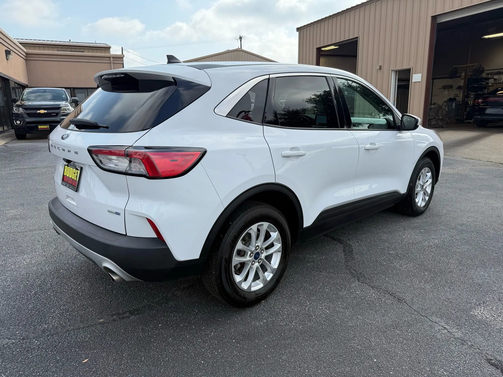 Used 2020 Ford Escape SE image 5
