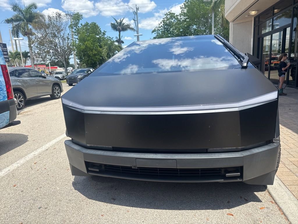Used 2024 Tesla Cybertruck AWD Crew Cab image 8