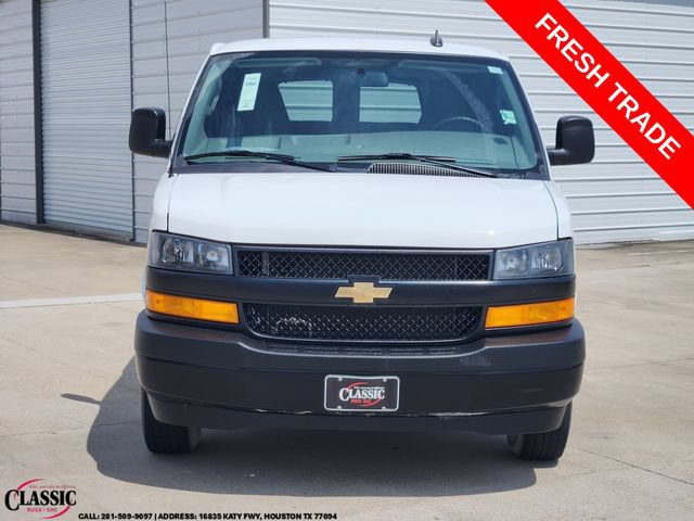 Used 2025 Chevrolet Express 3500 LS RWD image 2