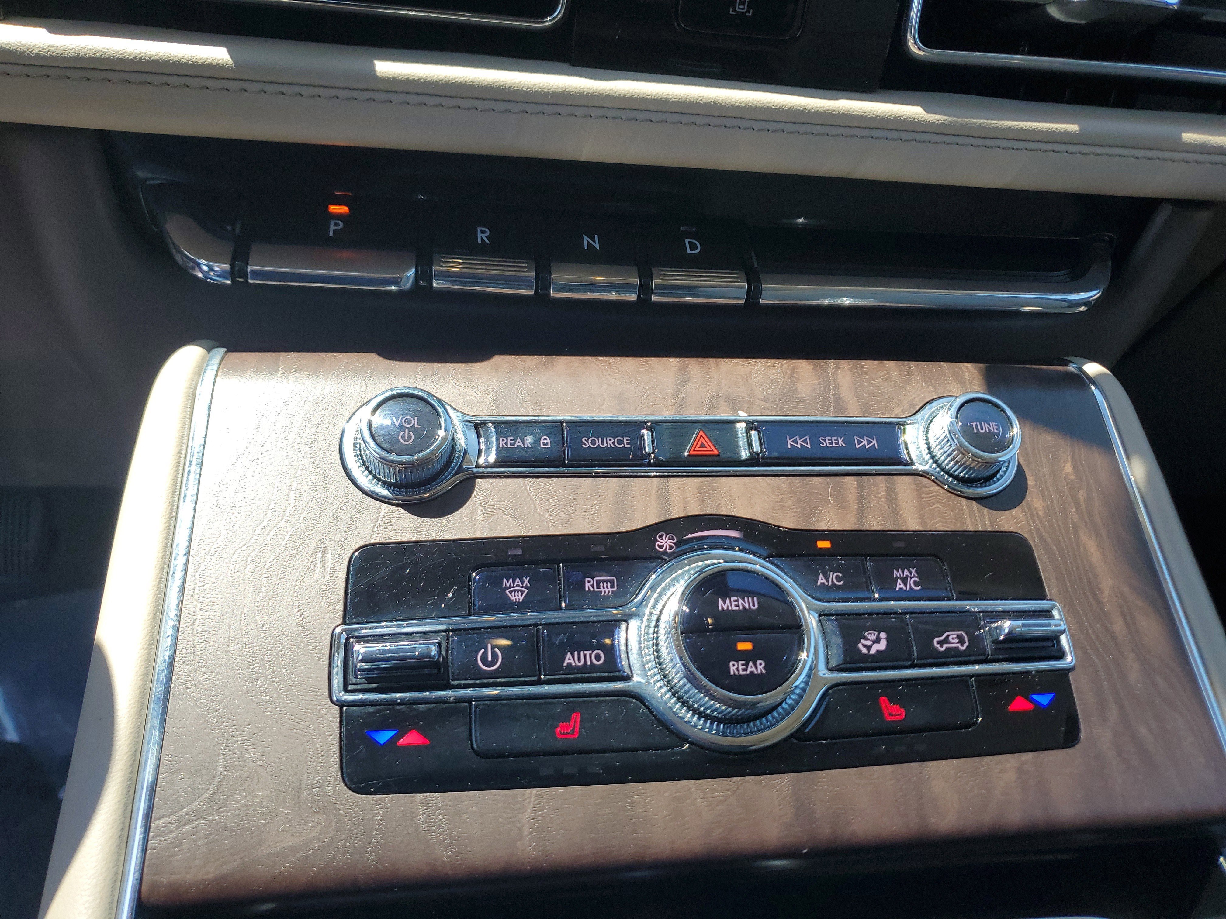 Used 2022 Lincoln Aviator Reserve image 25