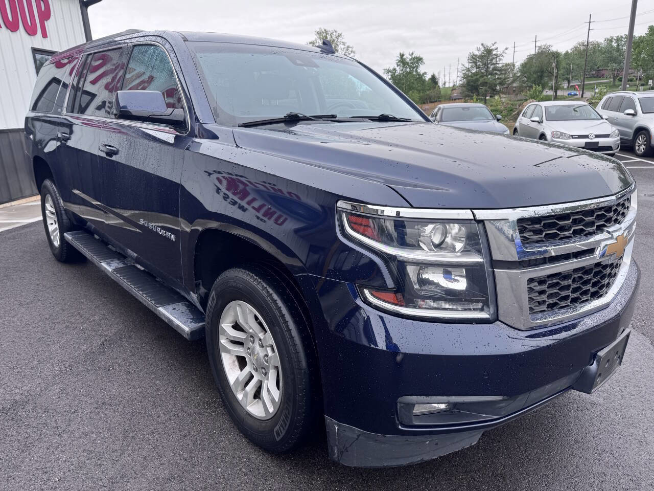 Used 2019 Chevrolet Suburban LT w/ Luxury Package AWD/4WD image 5