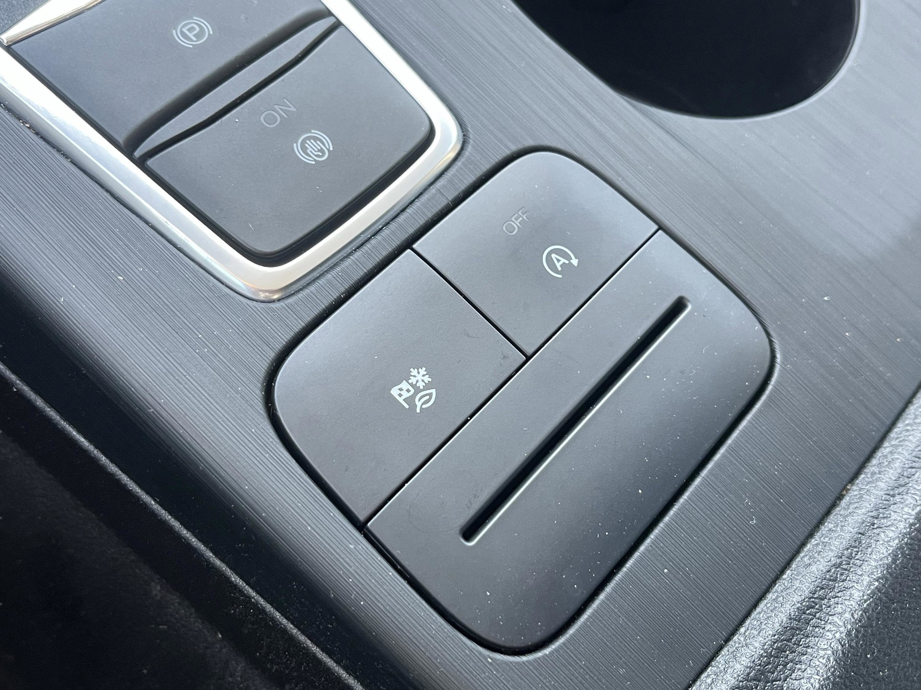 Certified 2021 Ford Escape SE image 19