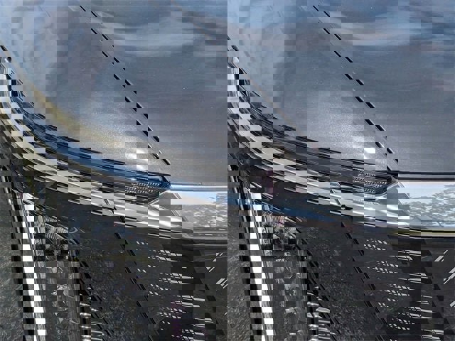 New 2026 Cadillac Vistiq Premium Luxury w/ LPO, Floor Liner Package image 9