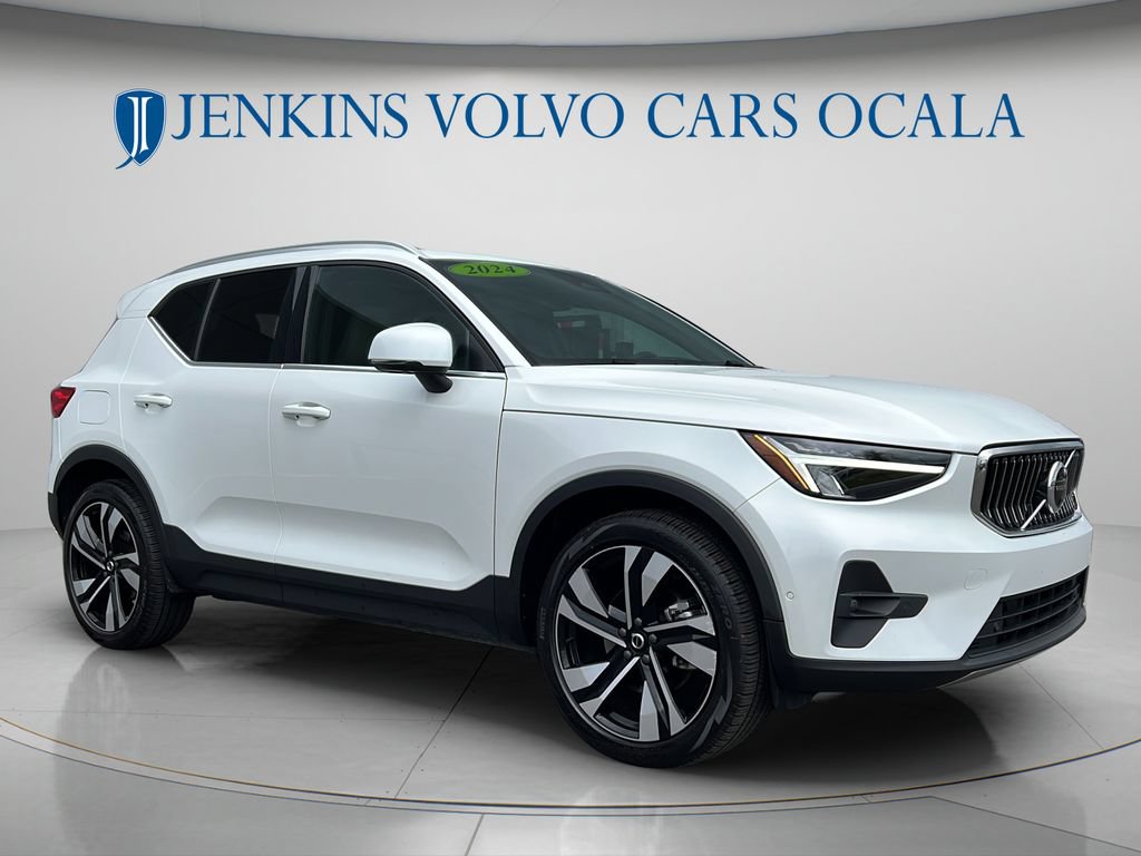 Used 2024 Volvo XC40 B5 Plus w/ Climate Package AWD/4WD image 1