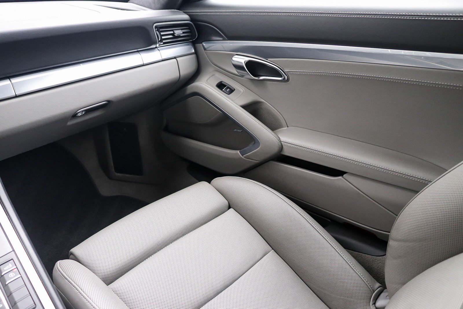 Used 2012 Porsche 911 Carrera S RWD image 32