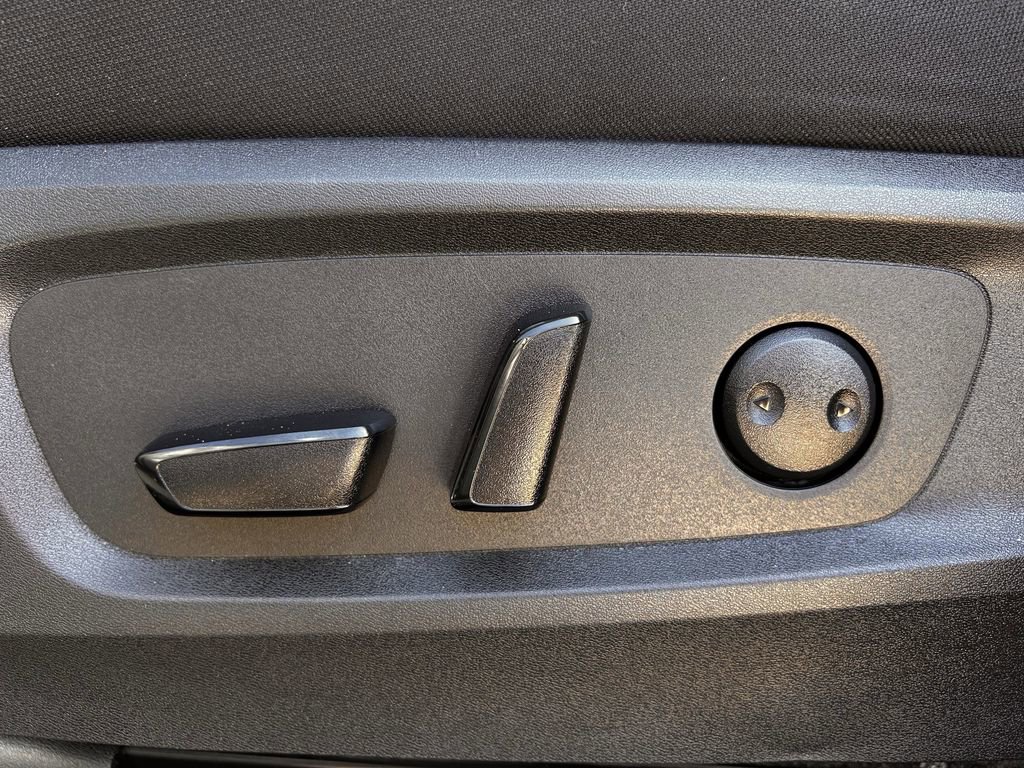 Used 2024 Nissan Pathfinder SV image 23