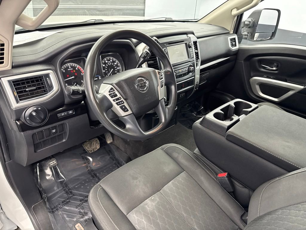 Used 2019 Nissan Titan SV AWD/4WD image 8