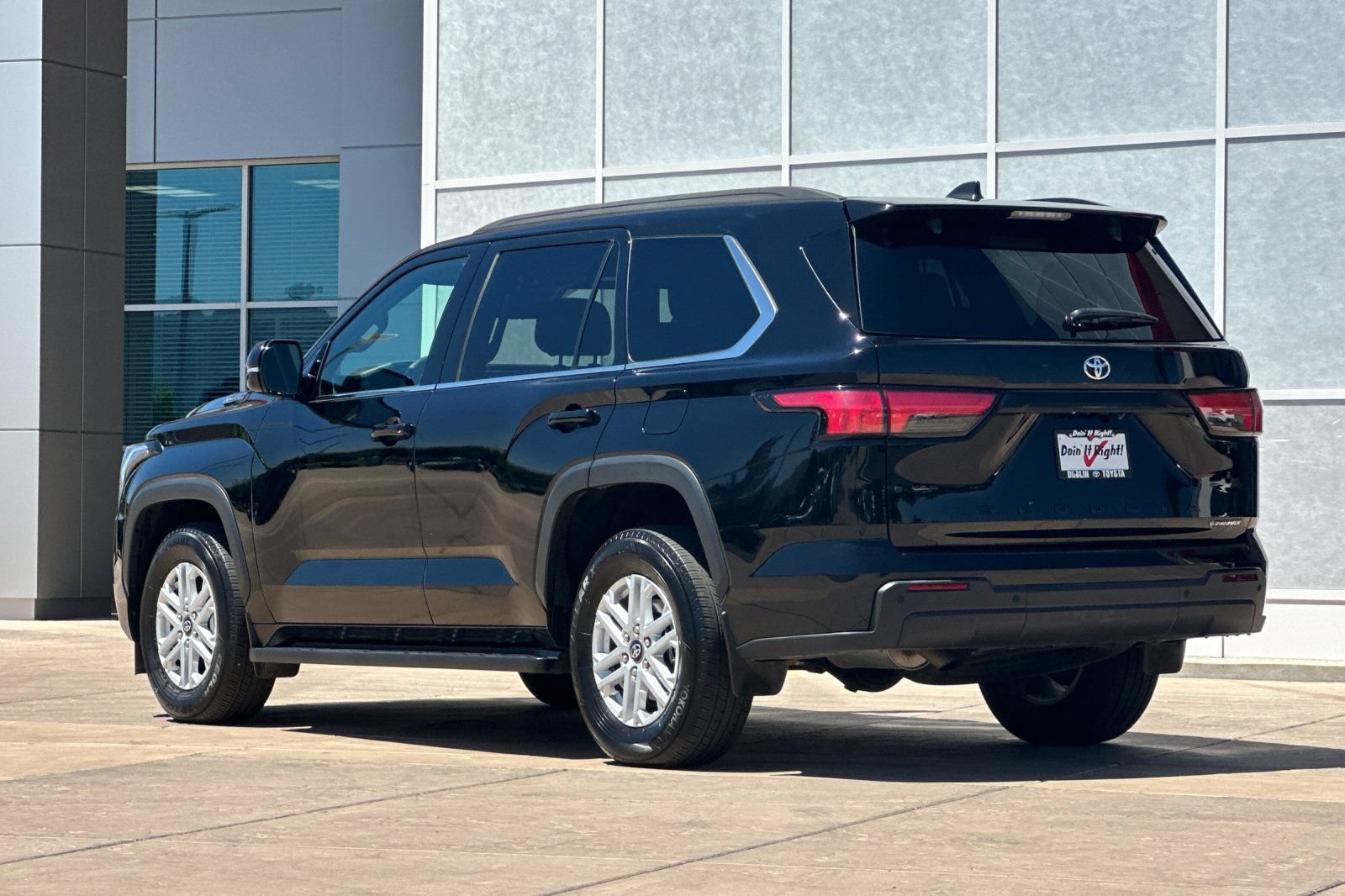 Certified 2025 Toyota Sequoia SR5 AWD/4WD image 7