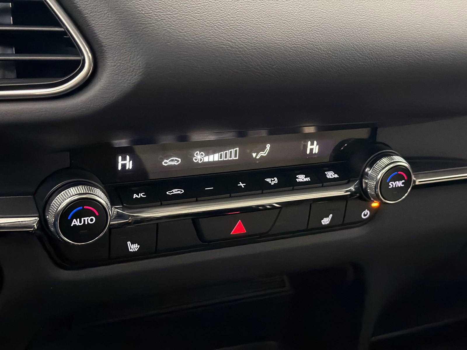 Certified 2025 MAZDA CX-30 AWD 2.5 S w/ Premium Package image 27